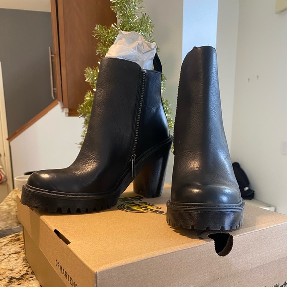 Dr. Martens Shoes - Doc Martens Black Magdalena size us 9. I was gifted them and never worn them!